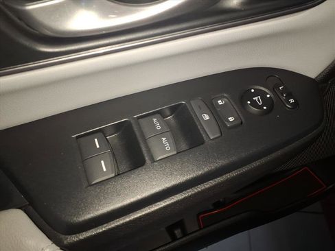 Used 2022 Honda CR-V Touring image 10