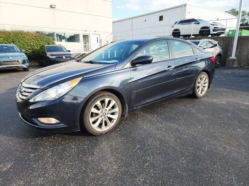 Used 2013 Hyundai Sonata SE FWD image 1