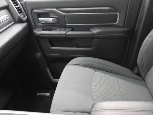 Used 2024 RAM 2500 Big Horn w/ Sport Appearance Package image 13