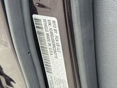 Certified 2024 Dodge Durango GT image 12