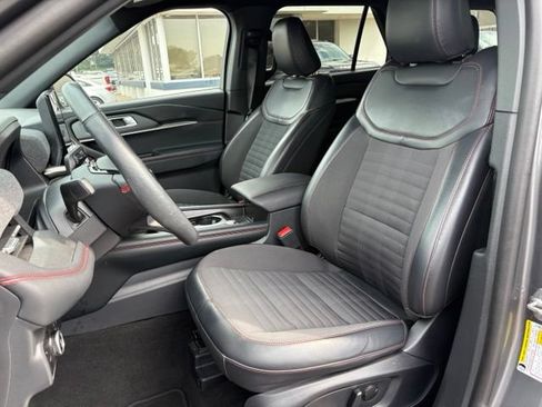 Used 2026 Ford Explorer ST-Line AWD/4WD image 4