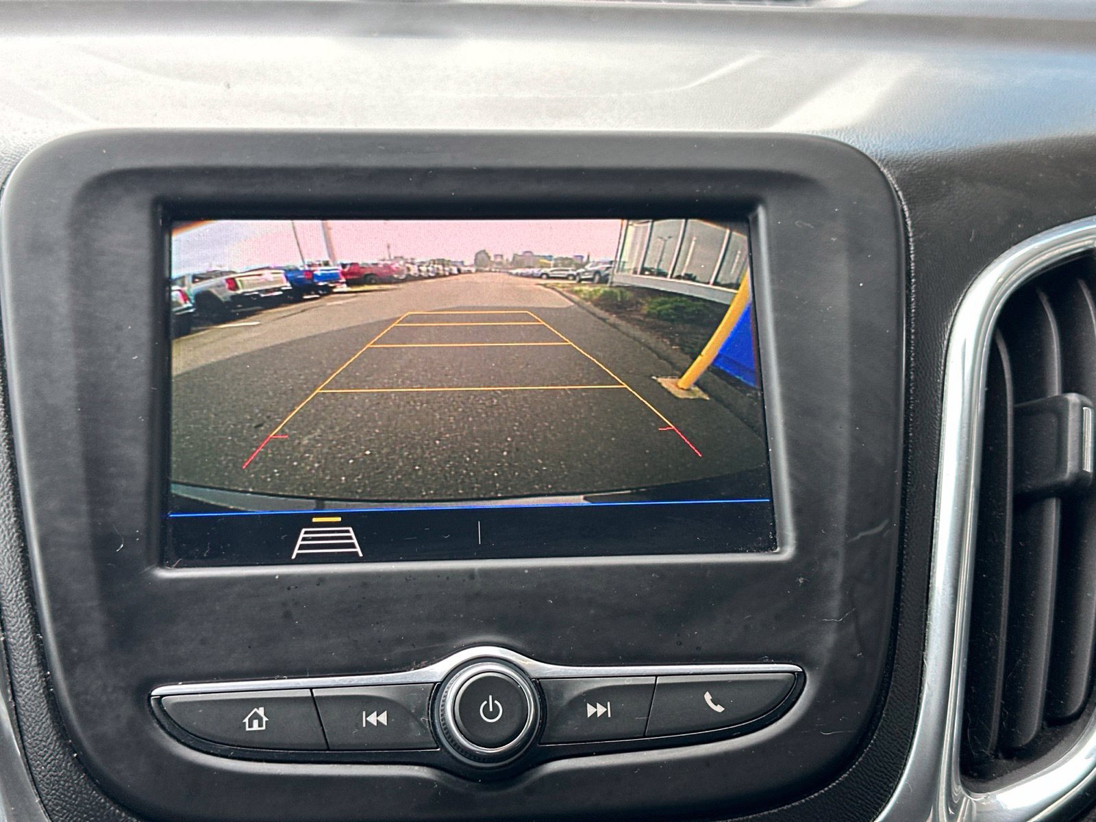 Used 2020 Chevrolet Equinox LT AWD/4WD image 19