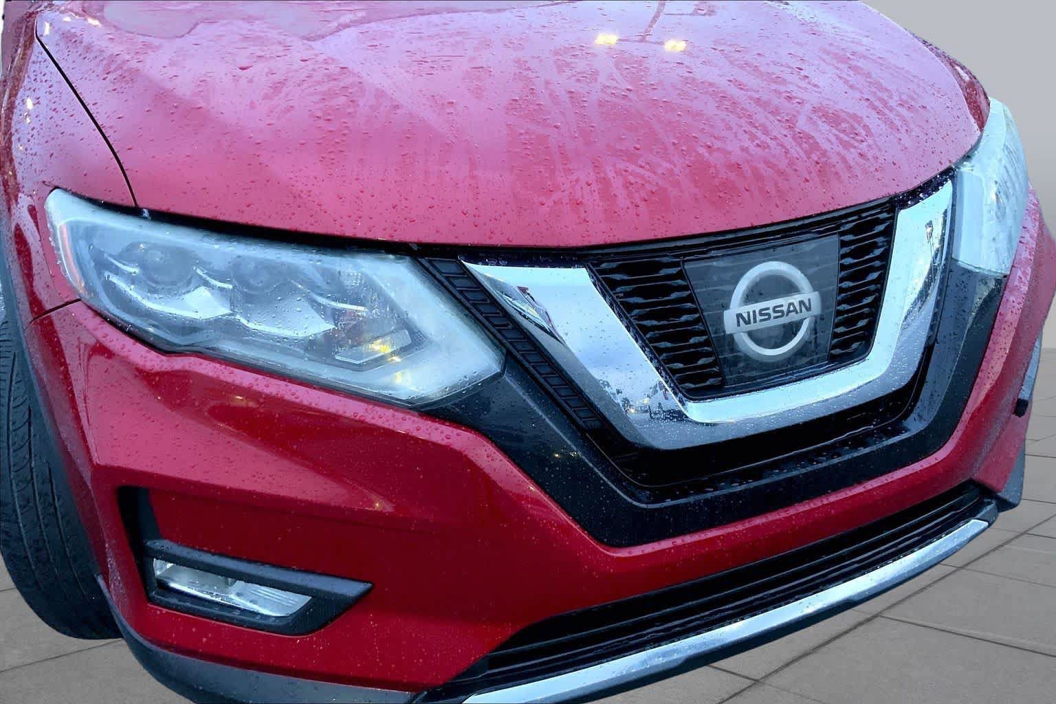 Used 2017 Nissan Rogue SL w/ SL Premium Package FWD image 27