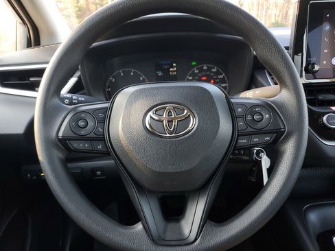 Certified 2025 Toyota Corolla LE image 19