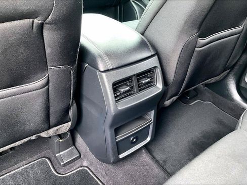 Used 2023 Ford Edge SE AWD/4WD image 10