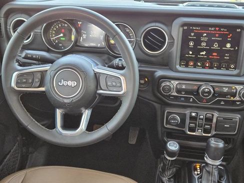 Used 2023 Jeep Wrangler Unlimited Sahara AWD/4WD image 27
