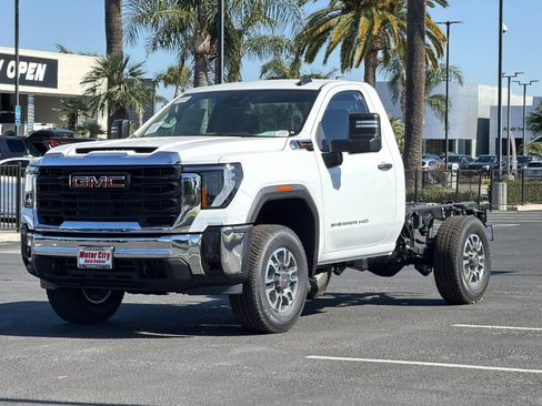 New 2026 GMC Sierra 3500 Pro w/ Convenience Package RWD image 8