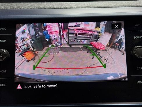 Used 2022 Volkswagen Taos SE image 21