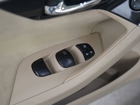 Used 2014 Nissan Altima 2.5 SV w/ Convenience Package image 18