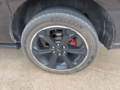 Used 2024 Ford Expedition Max Limited image 11