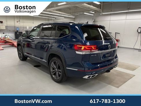 Certified 2022 Volkswagen Atlas SEL R-Line image 2
