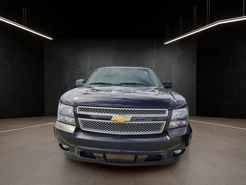 Used 2013 Chevrolet Suburban LT RWD image 2