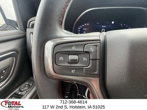Used 2023 Chevrolet Suburban RST AWD/4WD image 23