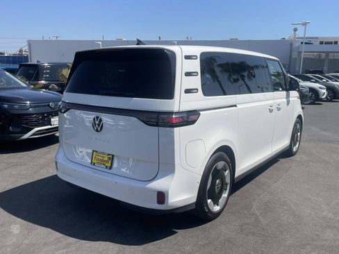 Certified 2025 Volkswagen ID. Buzz Pro S RWD image 3