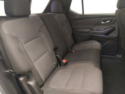 Used 2023 Chevrolet Traverse LT image 19