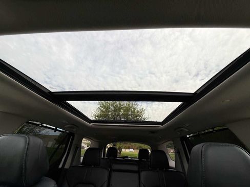 Used 2023 Honda Pilot Touring image 16