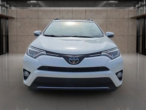 Used 2018 Toyota RAV4 Limited image 4