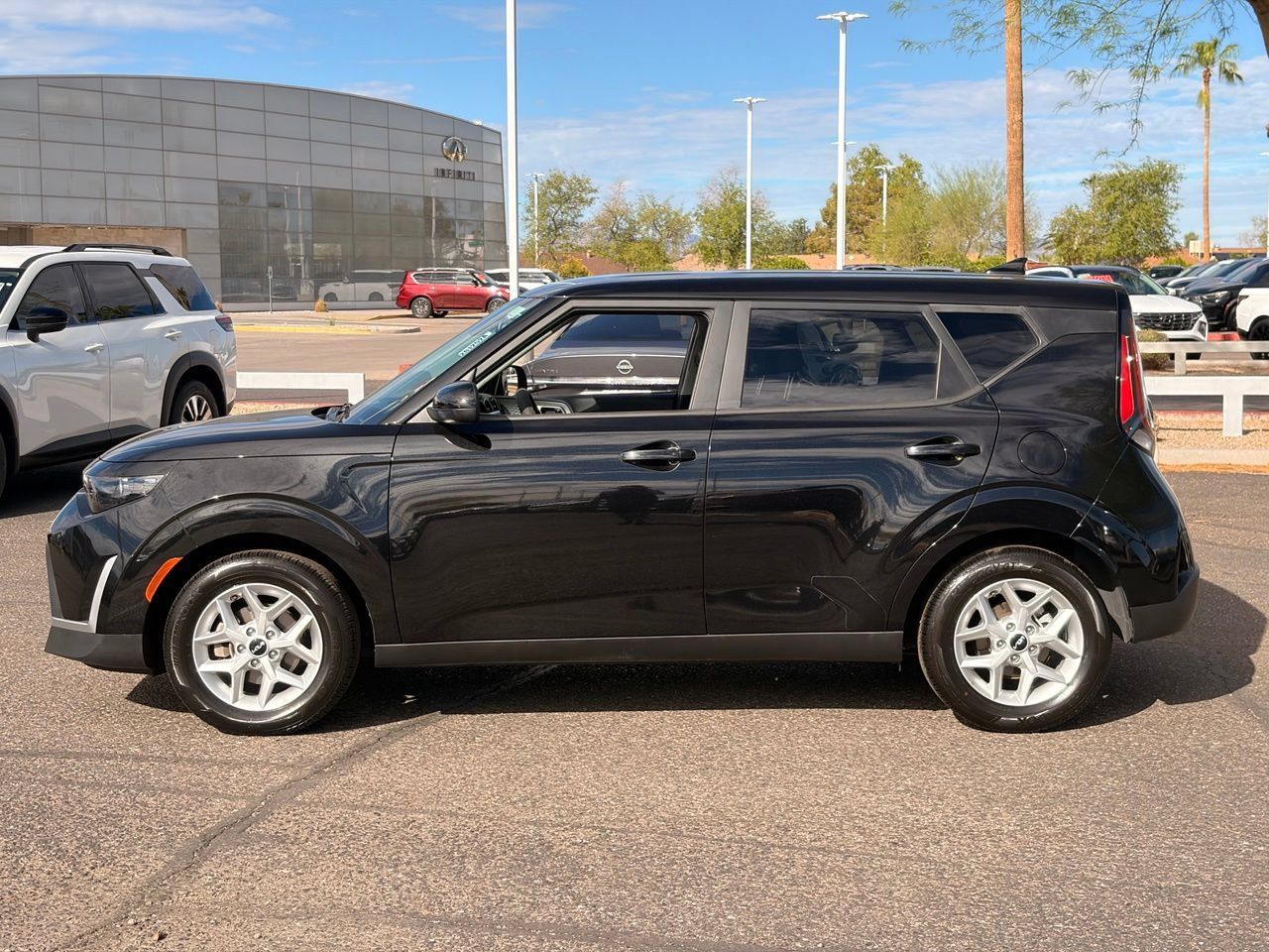 Used 2023 Kia Soul S FWD image 3