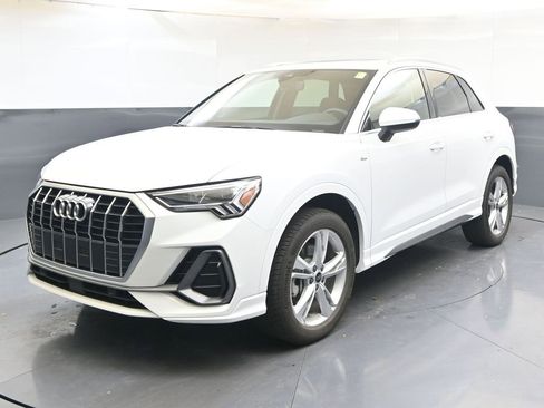 Used 2024 Audi Q3 2.0T Premium w/ Convenience Package image 1