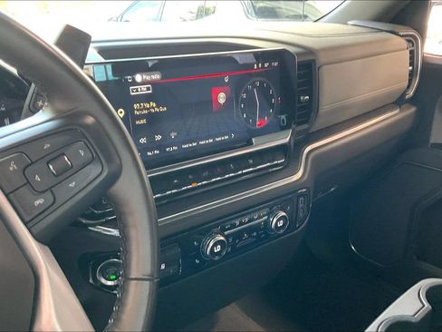 Used 2025 GMC Sierra 1500 SLT RWD image 11