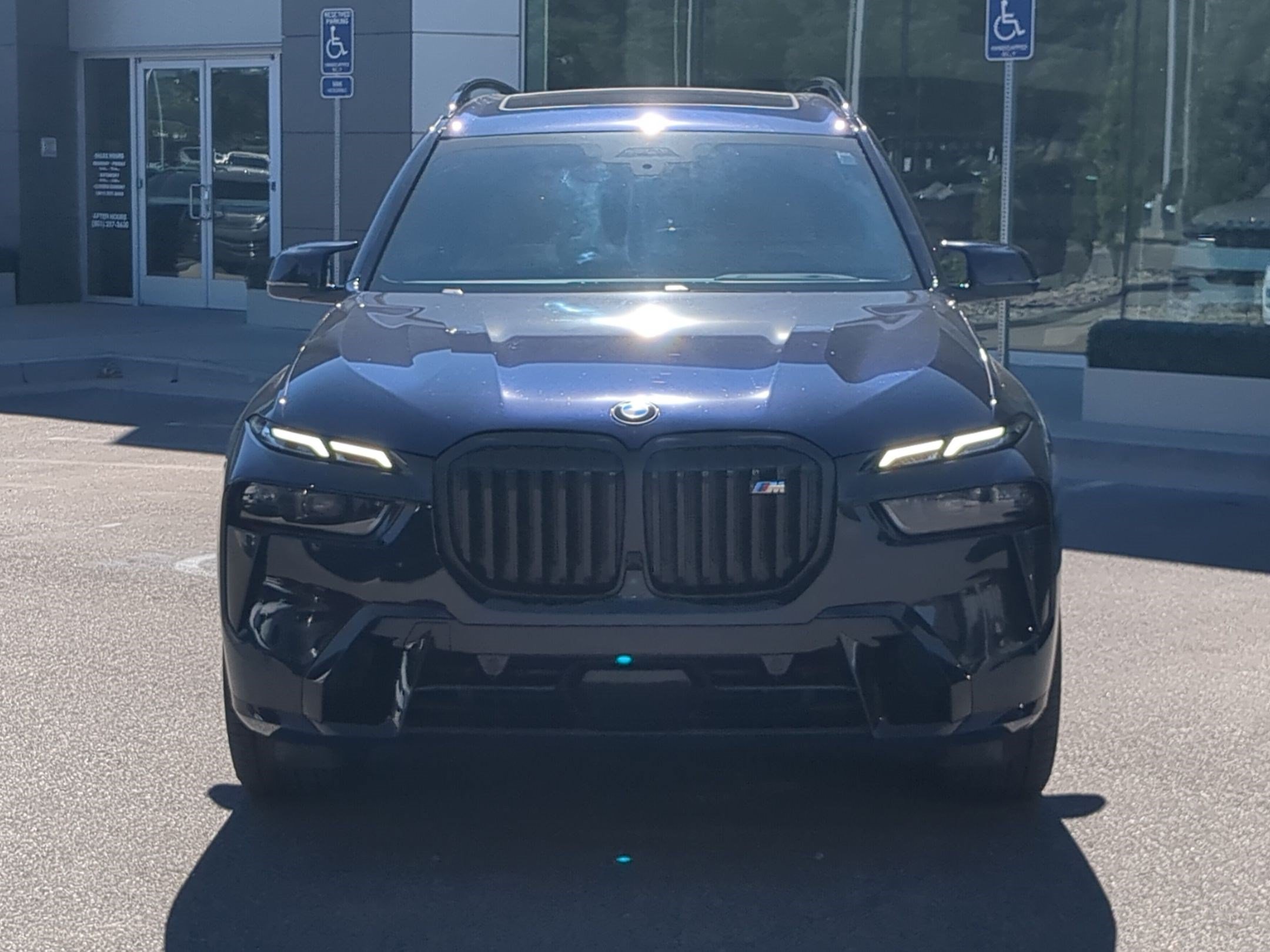 Used 2025 BMW X7 M60i AWD/4WD image 2