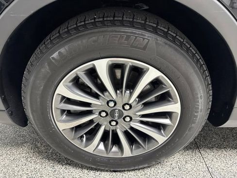 Used 2023 Lincoln Nautilus AWD w/ Premium Package image 4