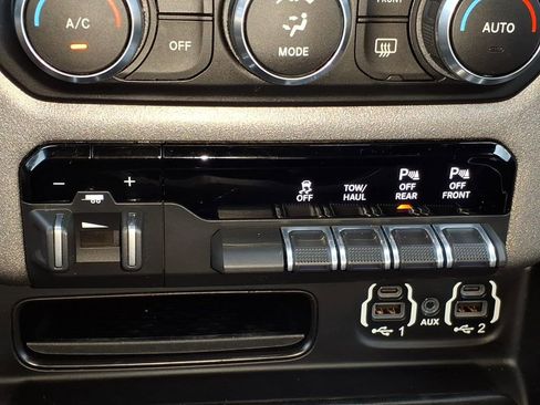 Used 2021 RAM 1500 Big Horn w/ Built-to-serve Edition AWD/4WD image 27