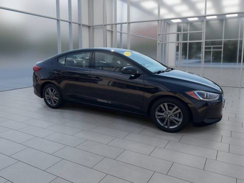 Used 2018 Hyundai Elantra SEL w/ Cargo Package FWD image 2