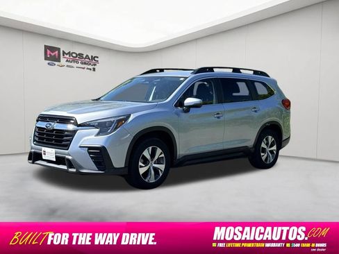 Used 2023 Subaru Ascent Premium AWD/4WD image 3