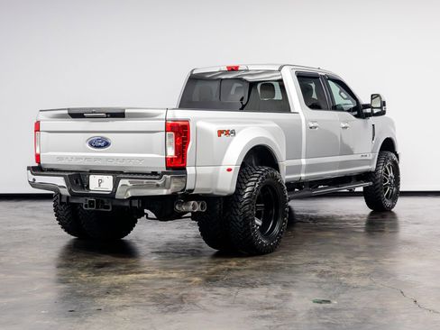 Used 2019 Ford F350 Lariat w/ Lariat Value Package AWD/4WD image 19