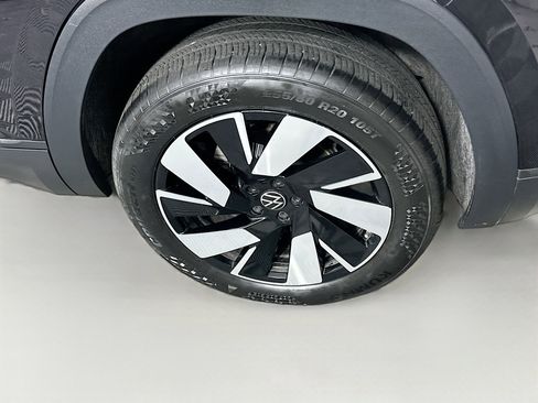 Used 2025 Volkswagen Atlas Cross Sport SE image 11