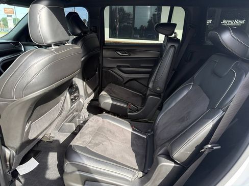 Used 2023 Jeep Grand Cherokee L Laredo RWD image 6