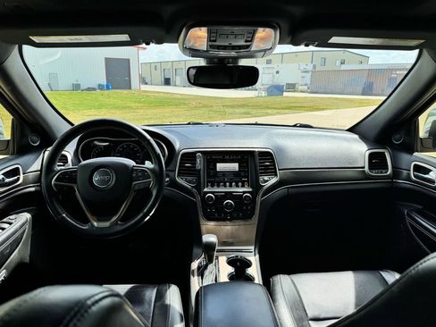 Used 2017 Jeep Grand Cherokee Limited w/ Luxury Group II RWD image 16