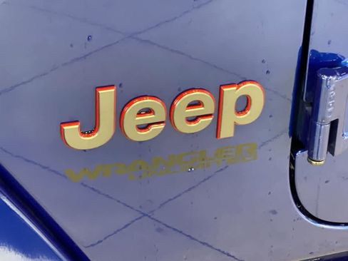 Used 2018 Jeep Wrangler Unlimited Rubicon image 10