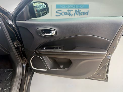 Used 2020 Jeep Compass Latitude FWD image 33