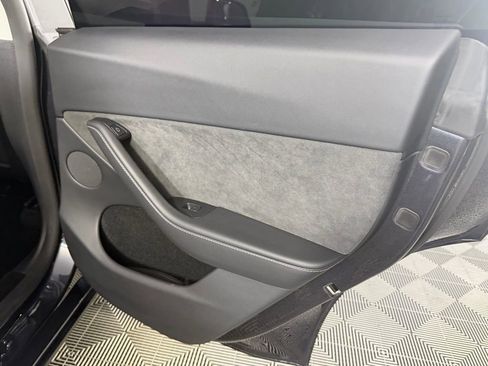 Used 2024 Tesla Model Y Performance image 28