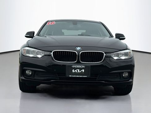Used 2016 BMW 320i xDrive Sedan AWD/4WD image 2