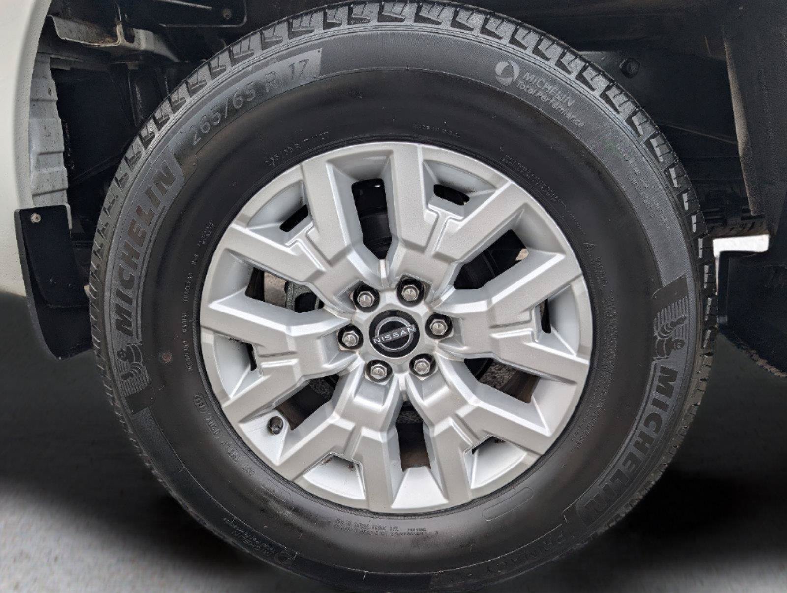 Used 2023 Nissan Frontier SV w/ SV Convenience Package AWD/4WD image 30