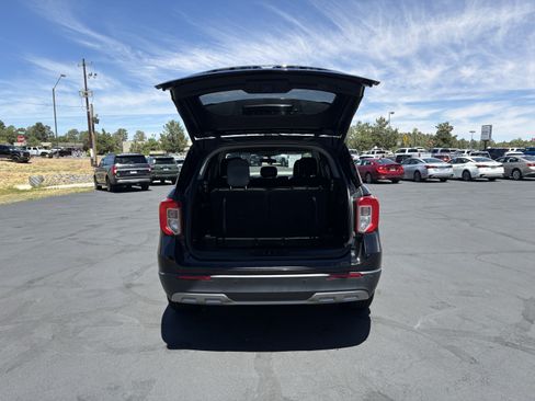 Used 2023 Ford Explorer XLT w/ Equipment Group 202A AWD/4WD image 12