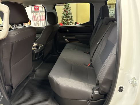 Used 2022 Toyota Tundra SR5 w/ SR5 Convenience Package AWD/4WD image 22