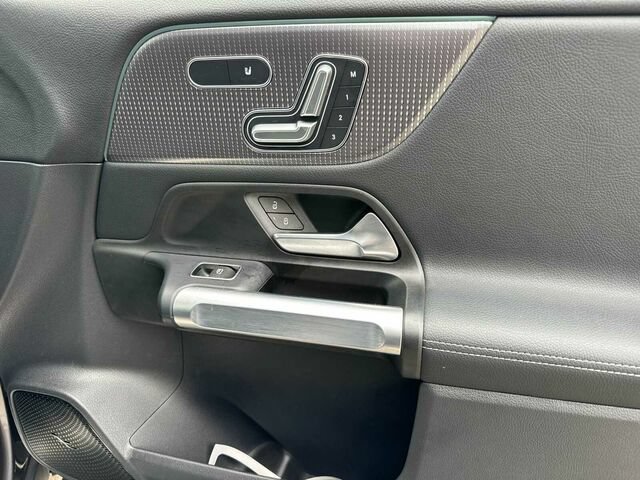 Certified 2023 Mercedes-Benz EQB 300 4MATIC w/ Exclusive Package image 19