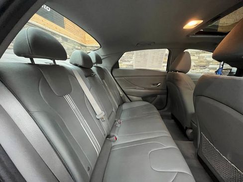 Used 2022 Hyundai Elantra SEL w/ Convenience + Premium Package image 32