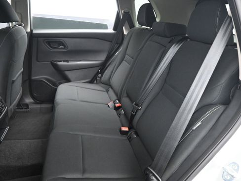 Used 2025 Nissan Rogue S image 11