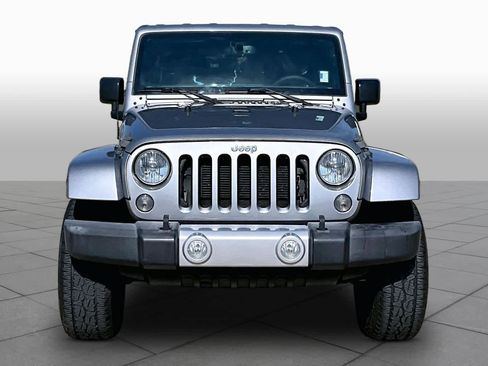 Used 2015 Jeep Wrangler Unlimited Sahara AWD/4WD image 4