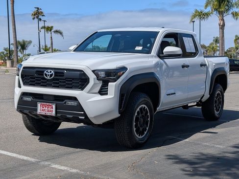 Used 2024 Toyota Tacoma TRD Off-Road AWD/4WD image 11