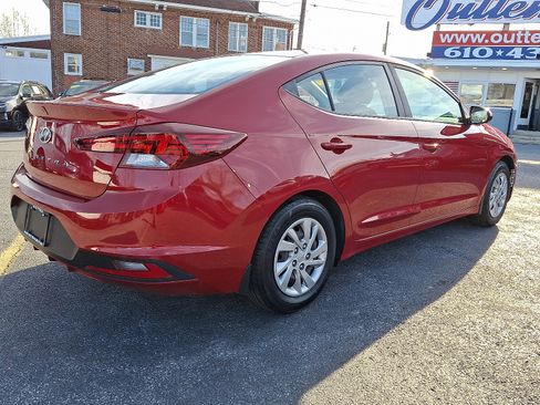 Used 2019 Hyundai Elantra SE w/ Winter Weather Package image 5