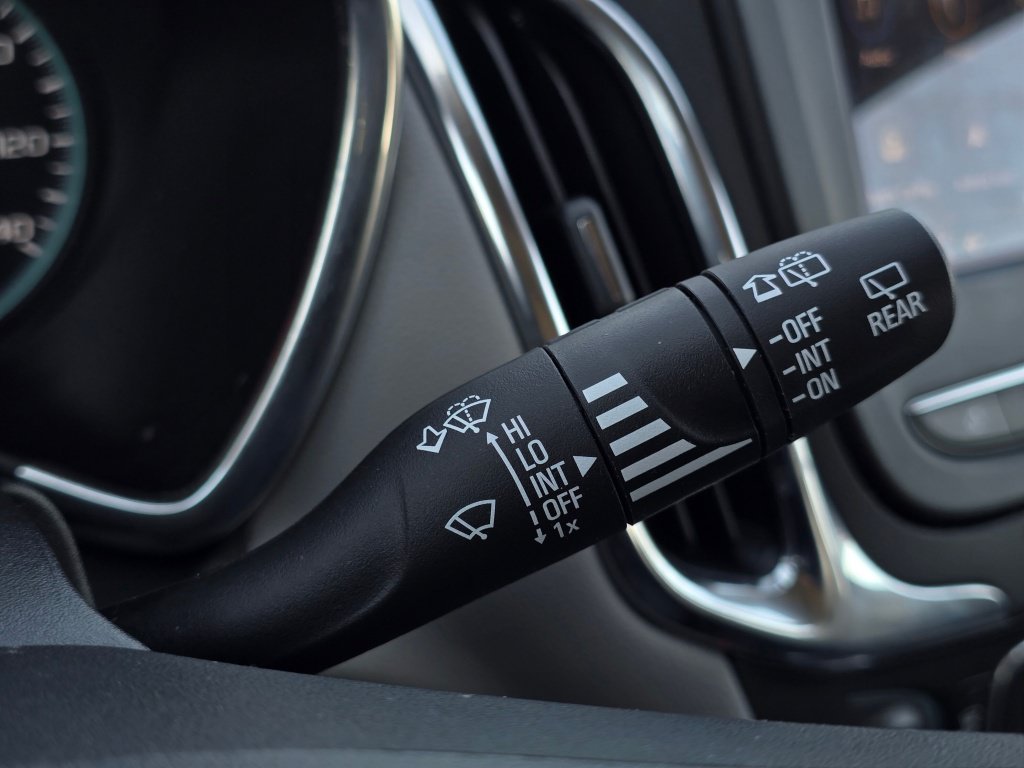 Used 2024 Chevrolet Equinox LS FWD image 40