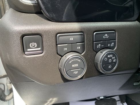 Used 2025 Chevrolet Silverado 2500 LT w/ Convenience Package AWD/4WD image 20