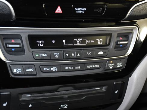 Used 2019 Honda Pilot Touring image 28