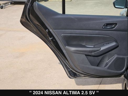 Used 2024 Nissan Altima 2.5 SV FWD image 18